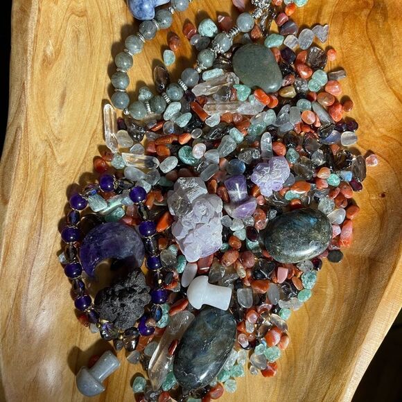 Crystal Confetti, Raw Fluorite, Bracelets, Labradorite Chips, Palms, Hearts - Picture 10 of 10